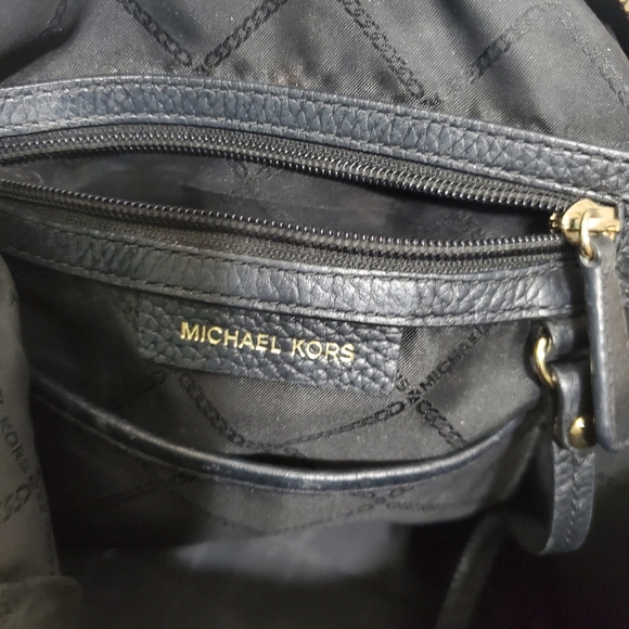 MICHAEL Kors BEDFORD LEGACY MEDIUM CONVERTIBLE SATCHEL - Picture 7 of 16